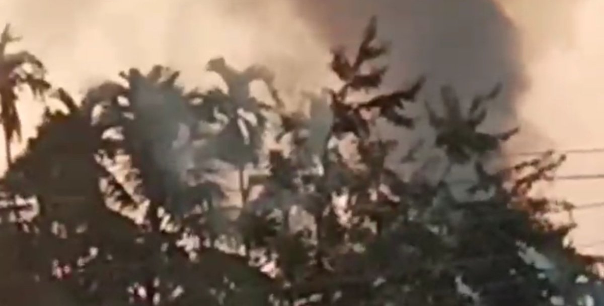 khanamtn's tweet photo. Burning the shop's of muslims in, Rowa, Panisagar,North Tripura. when rally organised by Vishwahindu parisad,RSS,Hindu yuva vahini passes through in Muslims area.@writesalman 
@Samriddhi0809 @MuslimSpaces @asadowaisi https://t.co/Eu0iJvt2U1