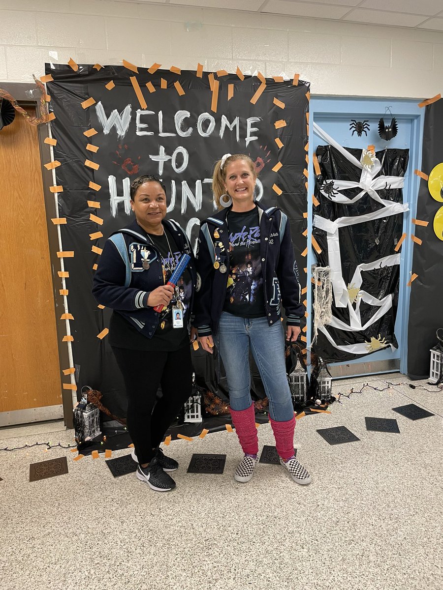 HinesC79's tweet photo. @PotomacSALC_SCA @EDUSamGolnek @PotomacPanther The admin team representing the decades!!! Bucket hats, Flannel shirts, and Letter jackets … oh my!!!! #90’s #70’s #50’s We’ve got it al!!!! #allthespirit #hauntedhoco2021 #wearepotomac https://t.co/L5RYuFAKVB