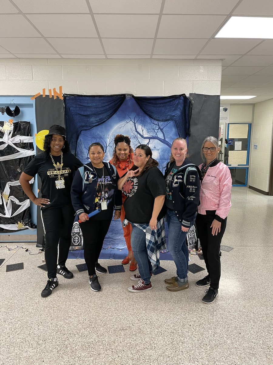 HinesC79's tweet photo. @PotomacSALC_SCA @EDUSamGolnek @PotomacPanther The admin team representing the decades!!! Bucket hats, Flannel shirts, and Letter jackets … oh my!!!! #90’s #70’s #50’s We’ve got it al!!!! #allthespirit #hauntedhoco2021 #wearepotomac https://t.co/L5RYuFAKVB