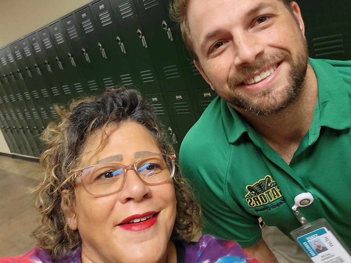 PRican_Teacher's tweet photo. #Weaver @MCJHGators https://t.co/6aBEOhkIQp