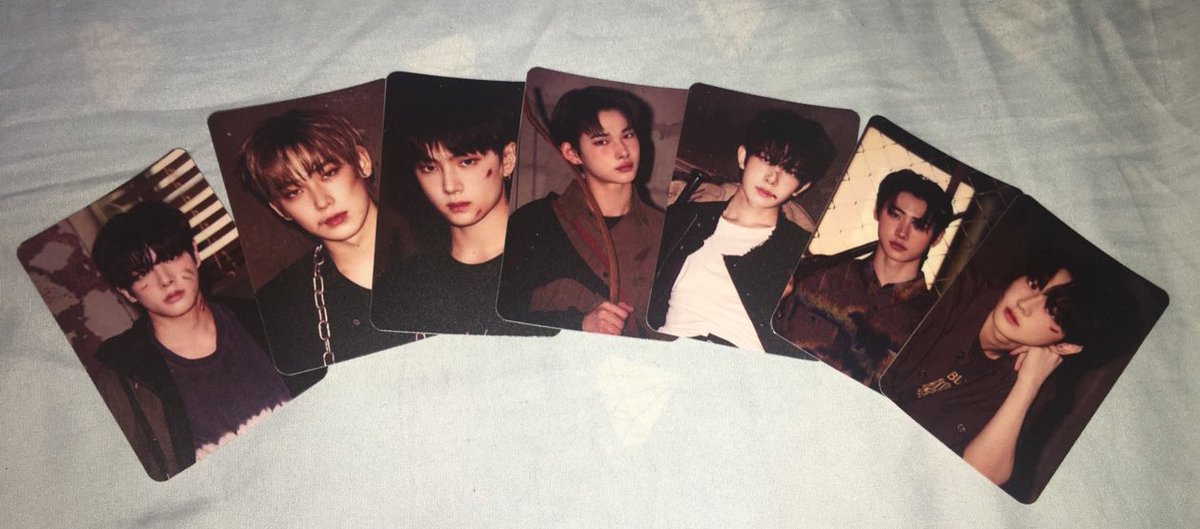 Visalue's tweet photo. Enhyphen fan kit arrived kahapon pa pero ngayon kolang sya na open >< mej. nagka dent ng konti pero ang gandaaaa hoho😍 ang ganda nung freebies❣️ Thank youuuu @WhalienKshop! to more budols pa in this shop thank youu again!

📍#WHALIENPROOFS https://t.co/fyoQYJoCij