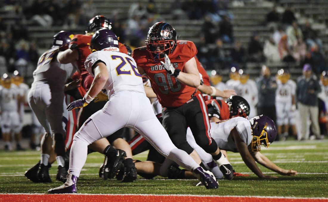 ByEricPratt's tweet photo. Jace Ulrich may not stand out on a stat sheet, but the Fort Dodge senior co-captain is a big reason why the Dodgers are 7-2 and playoff bound. "My success comes from doing my job and helping the the team win every Friday night." https://t.co/uiKSwe4kWu #iahsfb https://t.co/4dwzOdXb1Y