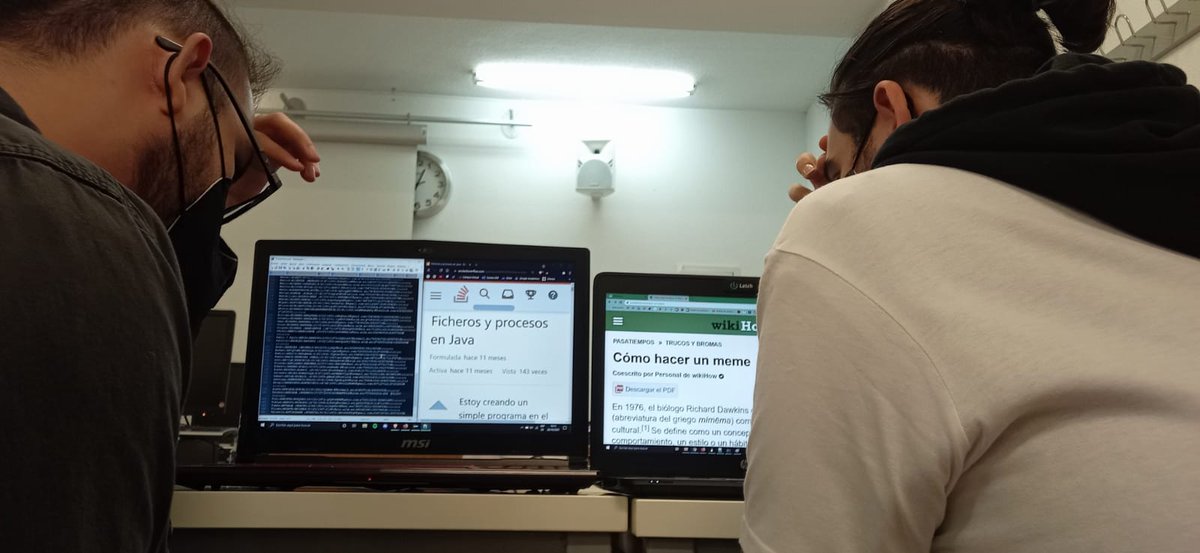 Diego98SM's tweet photo. #hackathonESI2021 @hackathonESI  Las dos formas de tocar fondo en la hackathon https://t.co/odRoX3gToo