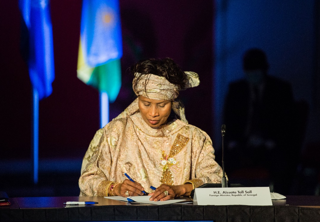 RDBrwanda's tweet photo. Today @RwandaGov and the Institut Pasteur de Dakar signed an agreement with @BioNTech_Group to initiate the construction of an mRNA vaccine manufacturing facility in Africa in mid-2022.
More https://t.co/sxXOgDSQ7h
πΈ @NewTimesRwanda
#InvestInRwanda π·πΌ https://t.co/UsQBSVFf8W