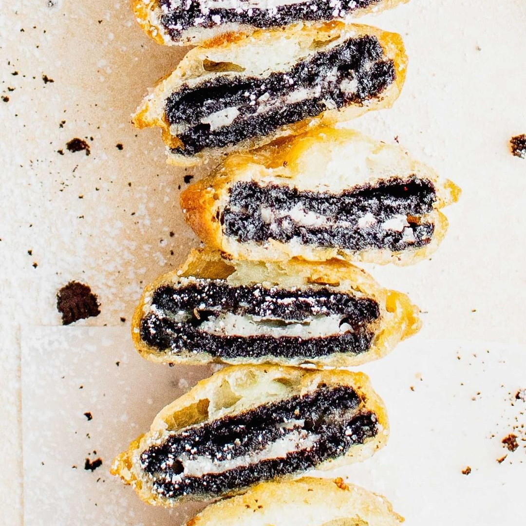 OreoUki's tweet photo. It’s #PastryWeek and these deep fried OREO cookies by @tablefortwo are the best pastry hack we’ve seen! A treat for the whole family! 🤤

📸: https://t.co/PdYy1laS0v

#OREO #PastryWeek #DeepFriedOreos #OreoStayPlayful #OreoCreations https://t.co/F2ECEBNEHl