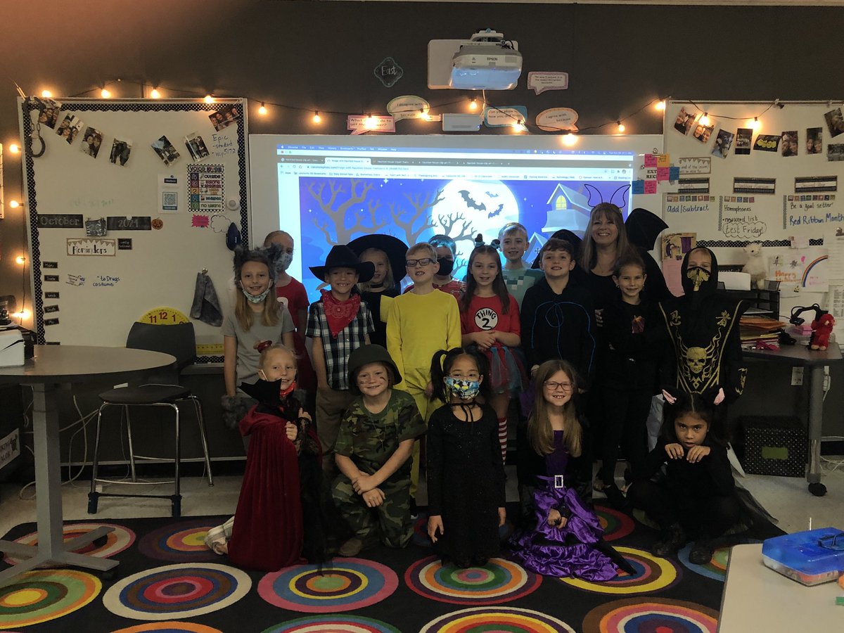 hvefletcher's tweet photo. Supporting Red Ribbon week and saying "BOO to drugs" #lifeisgoodathve https://t.co/twzwL0L9CO