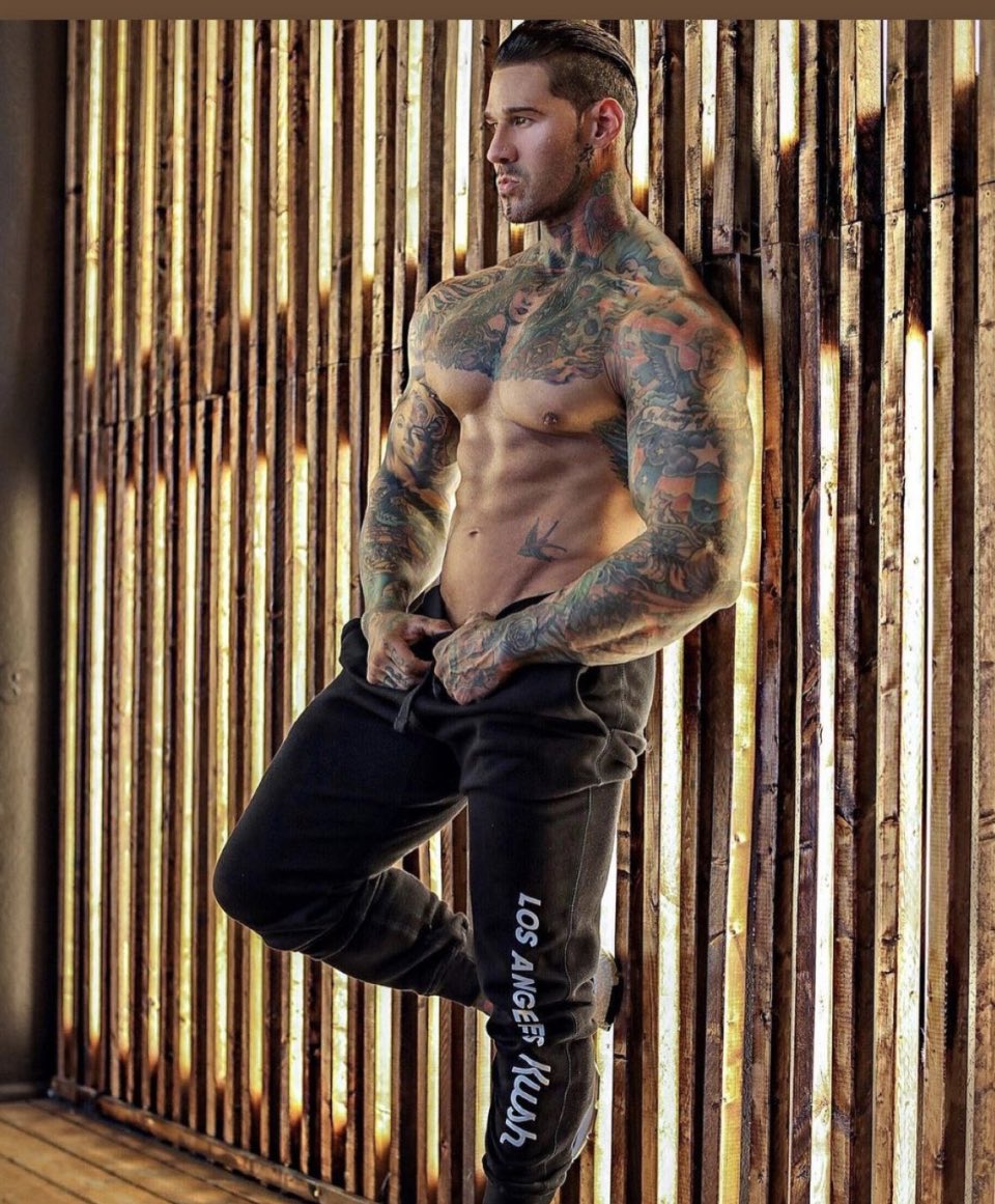 BloodMoonFirst's tweet image. *I got somethin' on my mind.*