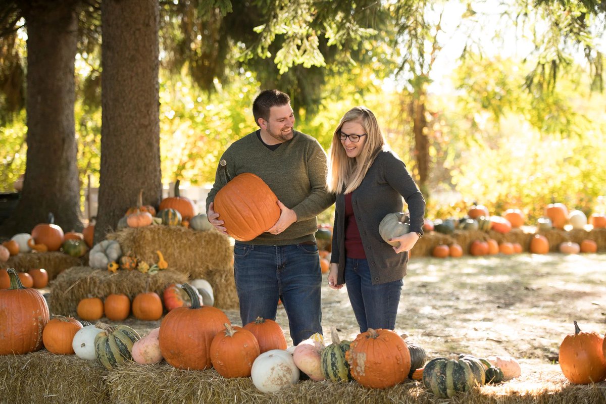 DestGettysburg's tweet photo. We're pumped for #NationalPumpkinDay! 🎃
#AdamsCountyPA Crop Hop locations are stocked with #fall 🎃🍏🍎🥔🎃 so #Crop2It and enjoy the bounty of the season: https://t.co/3Zw7ce23f8 https://t.co/Q9MsOYuFo5