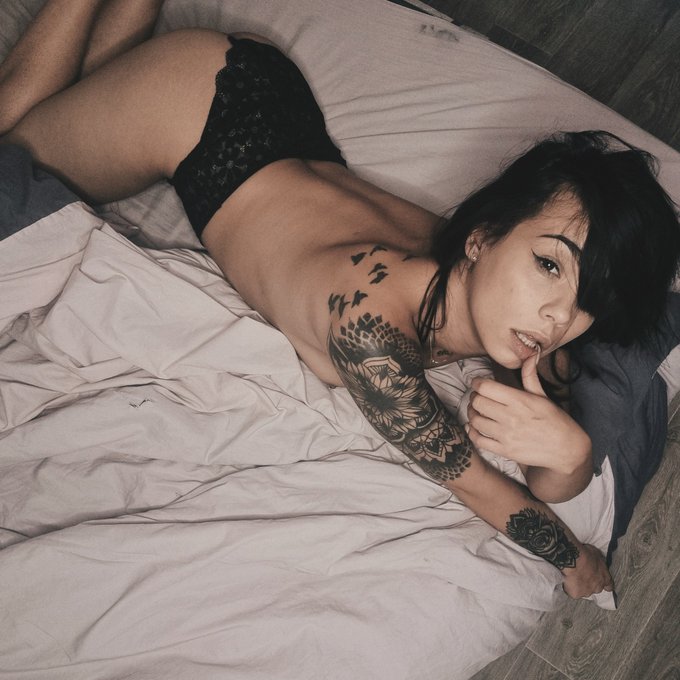 Regarde moi.  #picoftheday #girl #tweeter #ass https://t.co/4g4SDzQgU0<a href="/tag/picoftheday"class="tags">#picoftheday</a><a href="/tag/girl"class="tags">#girl</a><a href="/tag/tweeter"class="tags">#tweeter</a><a href="/tag/ass"class="tags">#ass</a>