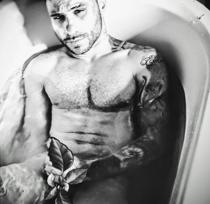 What looks gold? Is warm  and feels wet? Find out by going to my #OnlyFans to get the news on my newest<a href="/tag/onlyfans"class="tags"><span>#onlyfans</span></a>