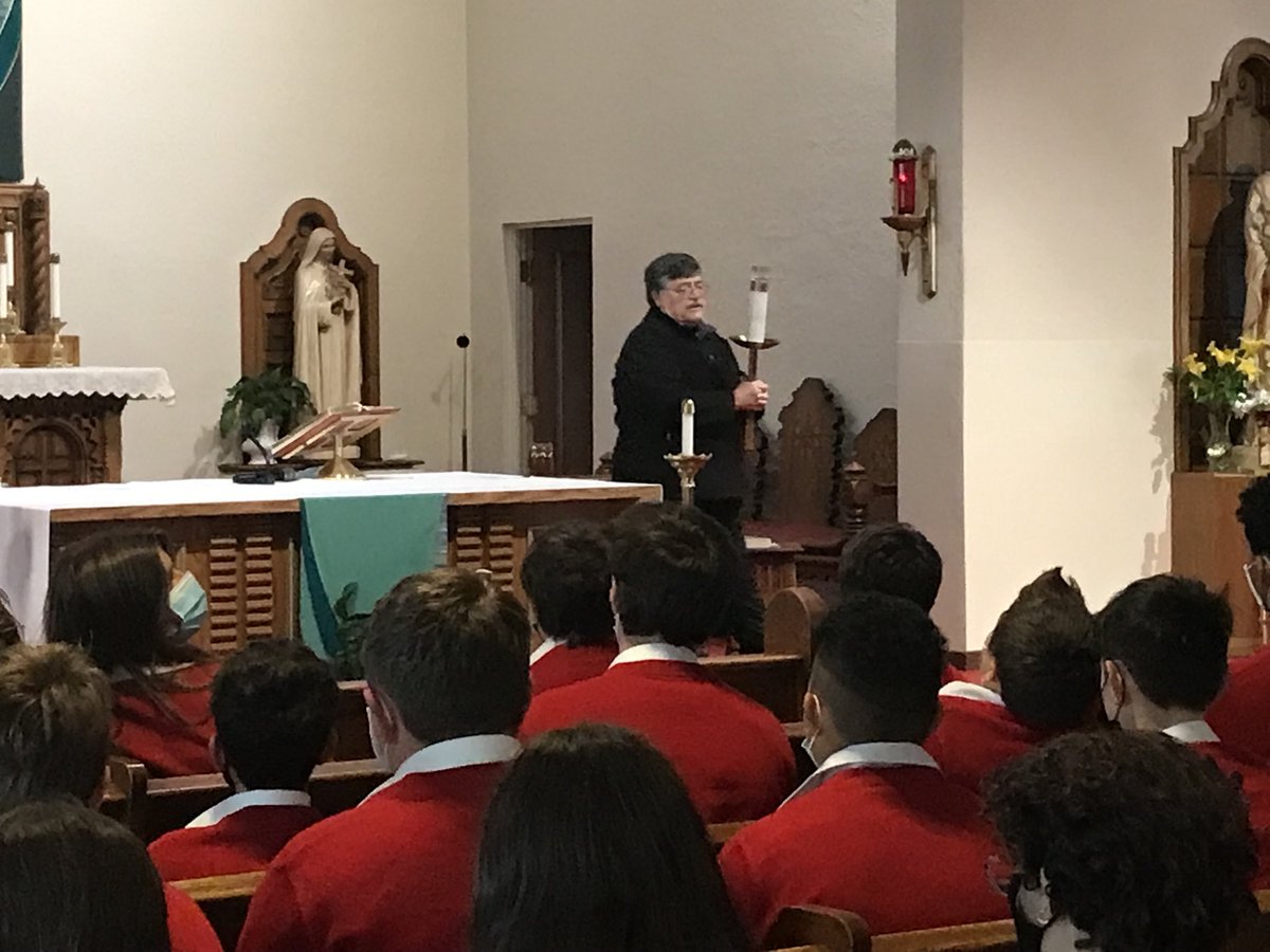 Stbrendansf's tweet photo. Thank You Father Mike! So happy to have Alter Server Training Again❤️🙏🏽 https://t.co/6jNzs1Cztu
