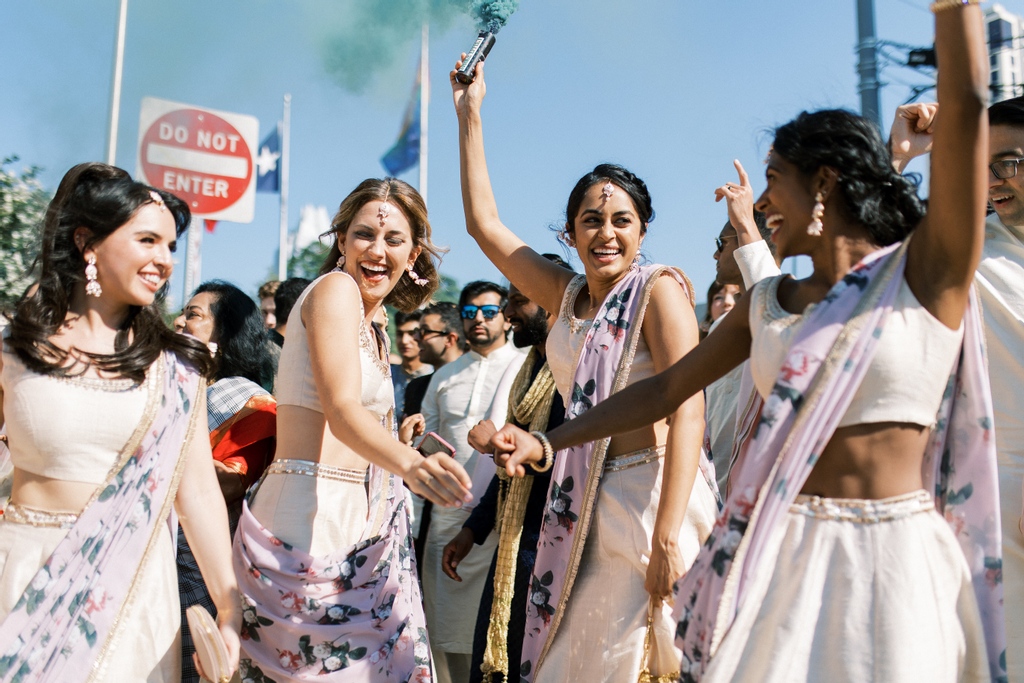 Tip Tuesday: Bring the Bridesmaids to the baraat. 

#tiptuesday #indianwedding #indianweddingdj #luxurywedding #luxuryindianwedding #indianbride #indian #southasianwedding #IndianWeddings #indianweddinginspiration #indianweddinginspo #indianweddingstyle #baraat #hinduwedding