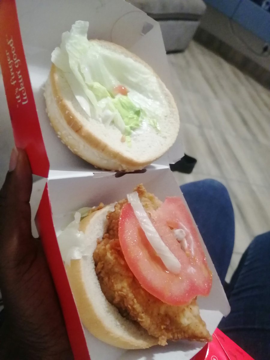 mtlangy1's tweet photo. My colonel burger.. No effort taken at all, @KFCSA such a disappointment https://t.co/ZIjHanPvbg