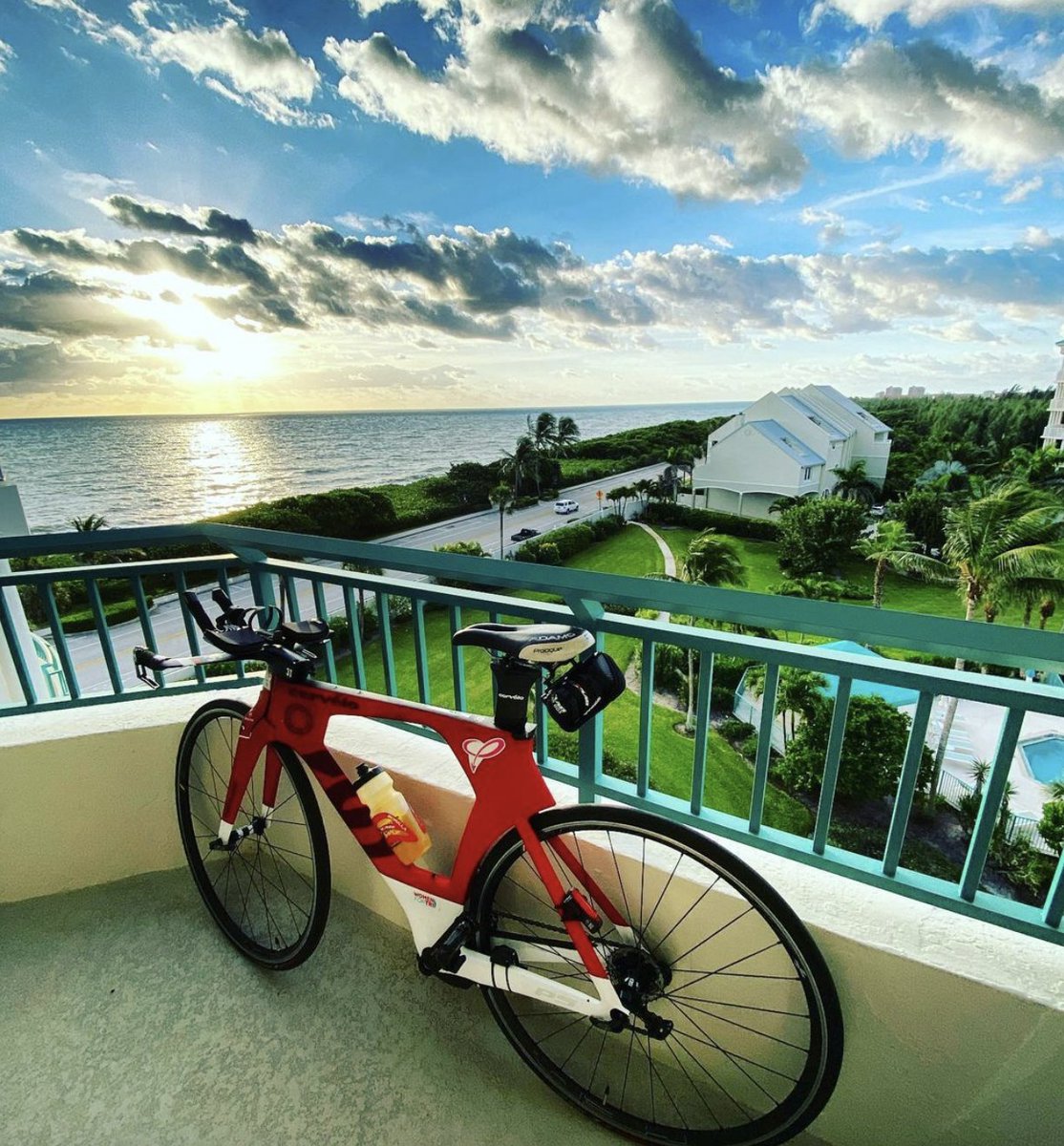 XlabUSA's tweet photo. Winter is slowly approaching - Get out and Ride! 👊🚴‍♀️
https://t.co/XNm1hsqdim  😎
.
Go Farther - Go Faster!! 
34+ World Championships with #XLAB #Engineering! 💧💪 
Tag us via IG @xlab_accessories 
.
#xlabaccessories #racing #training #triathlete #cycling #triathletes #triathlon https://t.co/g8JQUm6CKs