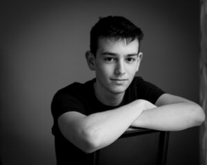 TechSoup's tweet photo. .@kiddo_byte, a student-run #nonprofit founded by 17-year-old @KhazanRobbie, offers free computer science classes to children who would not otherwise have access to such classes. The #NonprofitLeadershipPodcast offers more: https://t.co/Q2Pz4vouvX
#NPTech #NPLeadership #Coding https://t.co/70jV5p8cwM