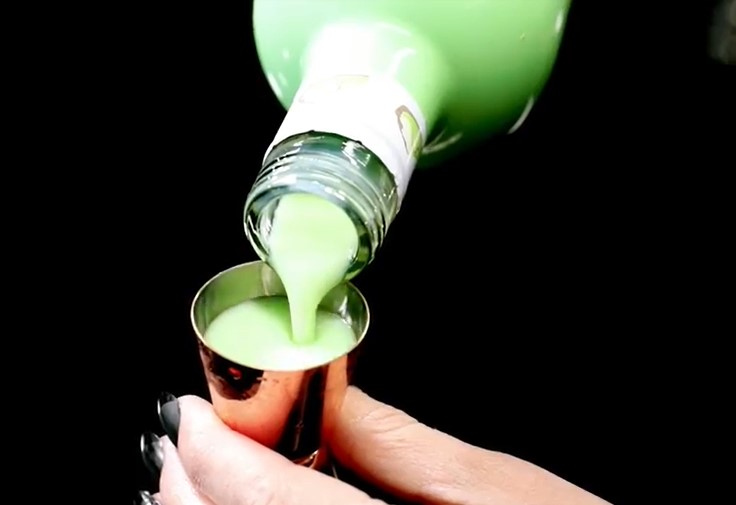 KeKeCocktails's tweet photo. Pour-haps it's time for a little KeKe. #KeyLimePie #Halloween https://t.co/qBZVaHBpQ8