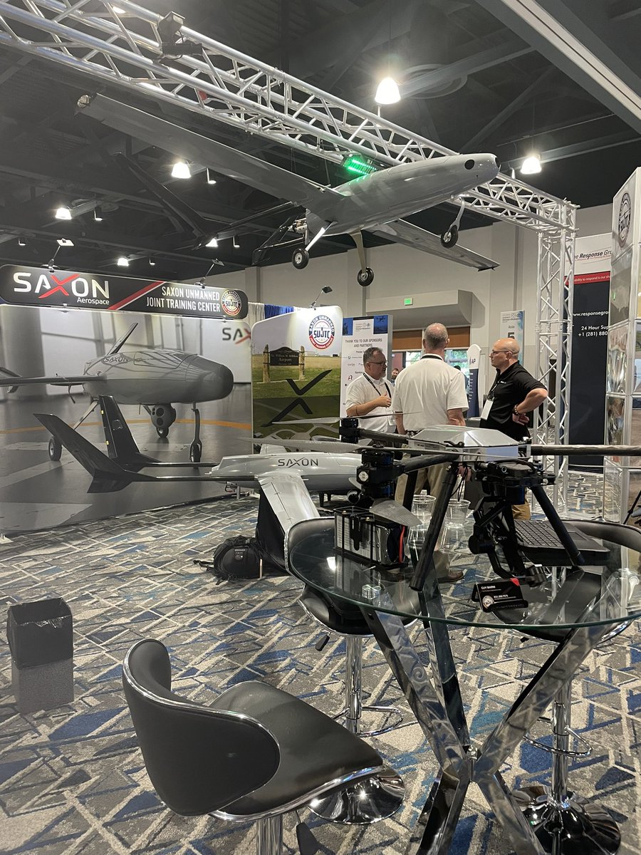 SILabNJIT's tweet photo. Some students are attending a conference on drones in Houston. https://t.co/r0JSPp6QWA