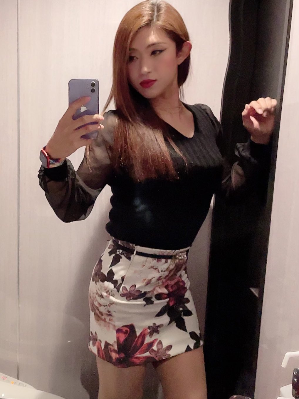 ニューハーフミニスカート 