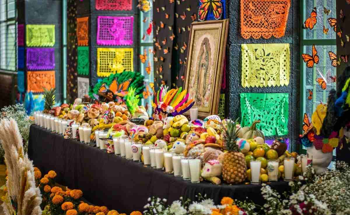 Prepa 1 UAEMex coloca su ofrenda prehispánica de Día de Muertos - tolucalabellacd.com/2021/10/26/edo… 
#Noticias #Últimahora #FelizDía #Hoy #AlDía #AlMomento