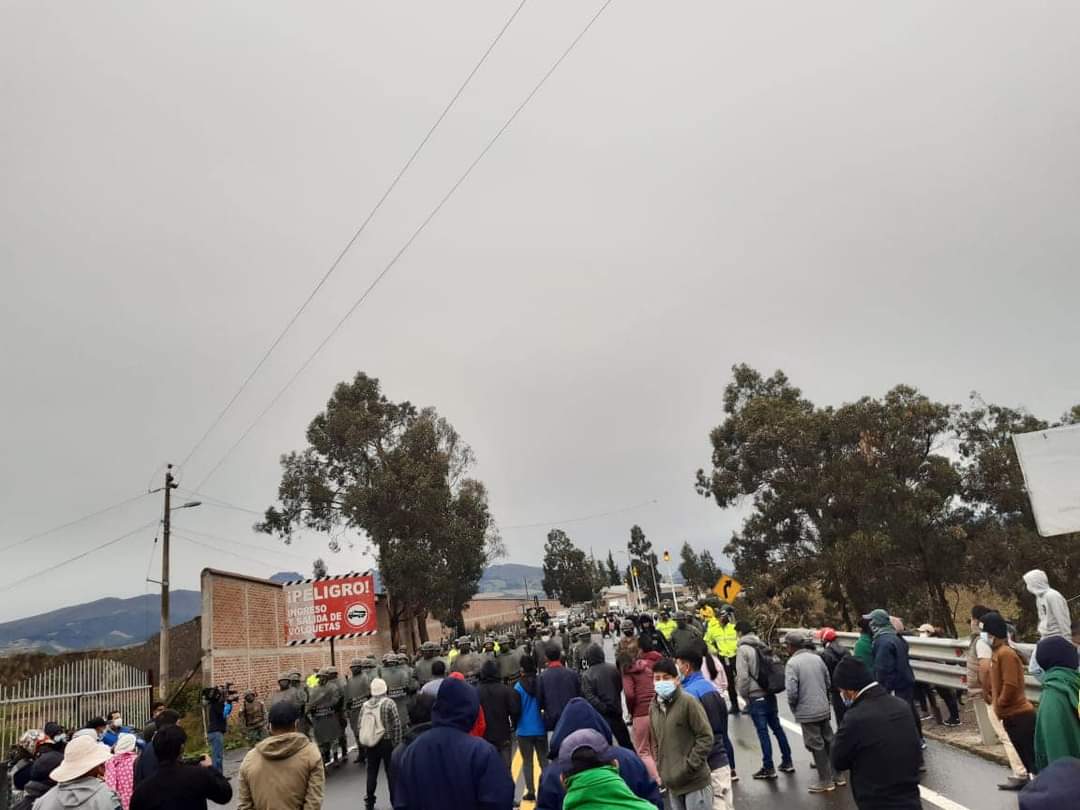 CONAIE_Ecuador's tweet image. #26DeOctubre jornada progresiva nacional de resistencia y movilización
En Pichincha la Confederación Cayambi activa acciones en diferentes puntos de Cantón Cayambe, Norte de Quito y Pedro Moncayo

#EnUnidad