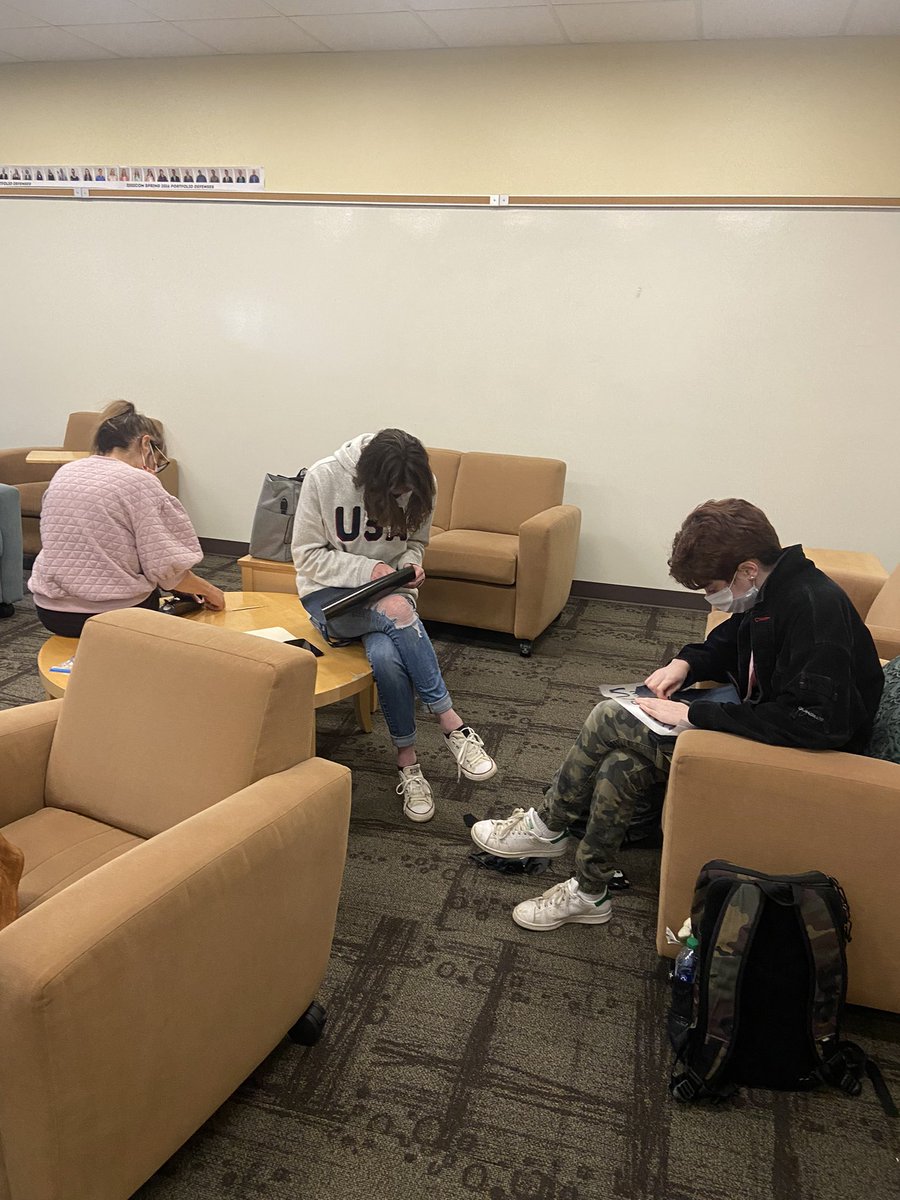 lvcdmt's tweet image. Come help DigiVal at 4:00 pm today with creating onesies for babies in the UPMC Pinnacle Harrisburg NICU! Get experience using the vinyl cutter and heat press, complete service hours, and do something for a great cause. No prior experience required! #godigicom #golvc @LVC #goixd