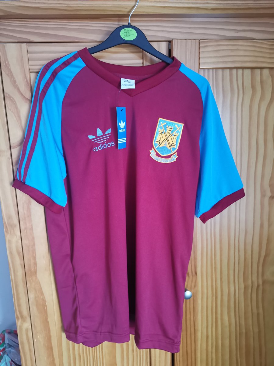 Ollyjeff's tweet photo. Shirt arrived very pleased with the quality. Cheers @carl_kav https://t.co/NGcZGTOU16