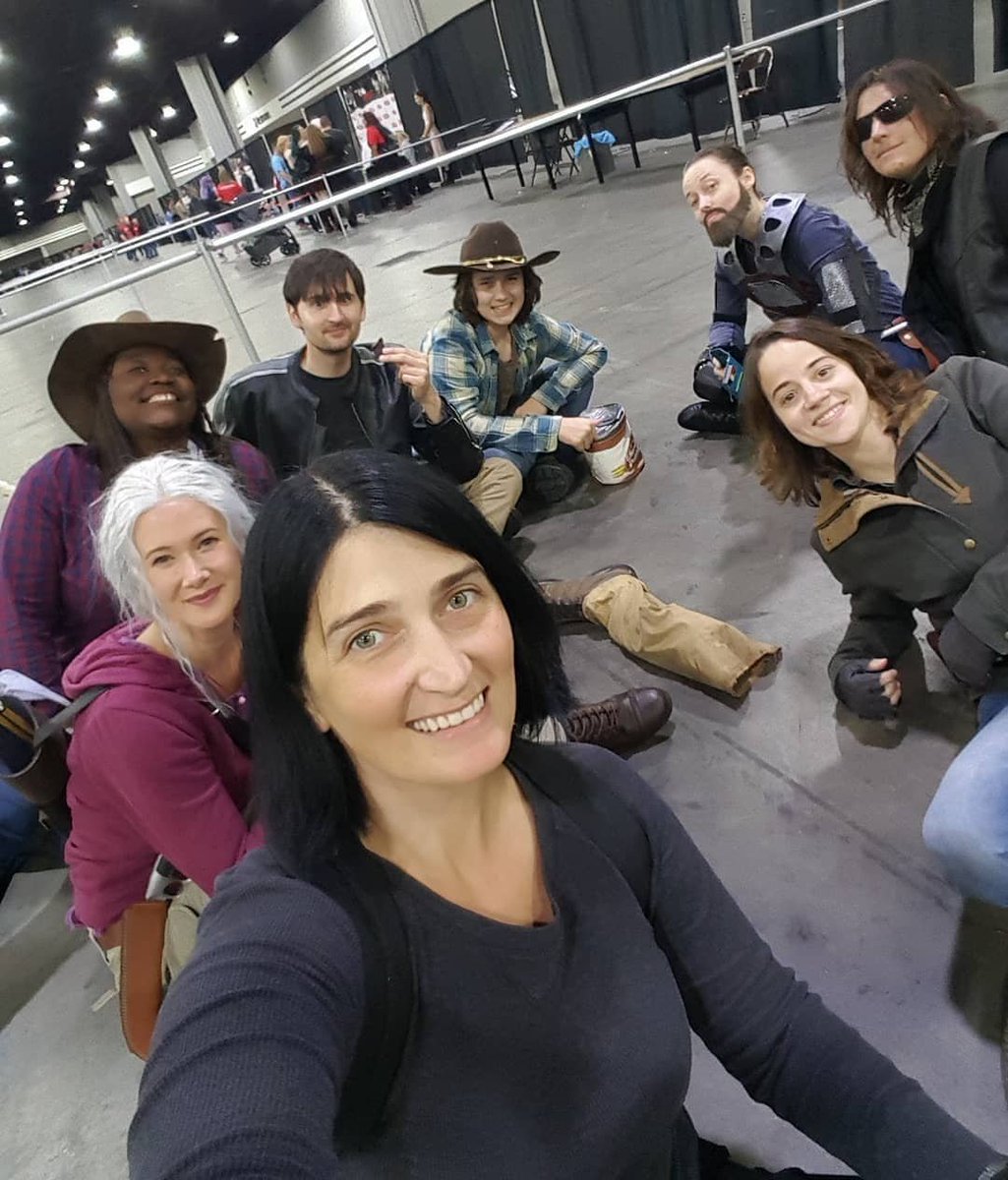jessicatNY's tweet photo. It has come to my attention that today is #taintedmeatday i.e. the anniversary of 4 walls and a roof - so here's a throwback to that time my crew and i ate jerky out of bob's leg.#twd #thecosplayingdead https://t.co/EUodzLtjxm