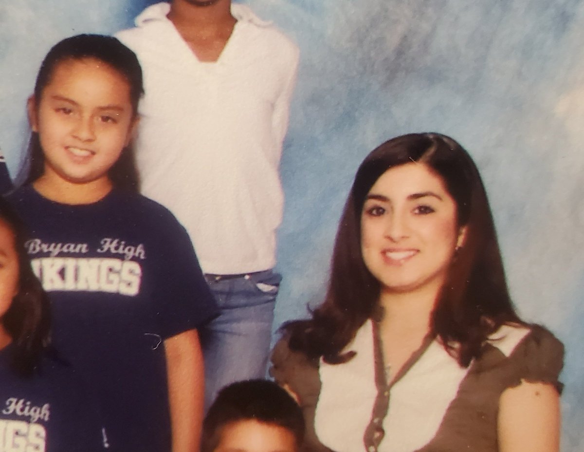 DenniseTrevino8's tweet photo. How crazy that my former student from 2008-09 is now working at Branch with me! So proud! 🐻🐾👏🏼👩🏽🏫👧🏽💟🐎🐴🎉
#BranchBears #2ndgradeduallanguage #BenMilam #proudteacher https://t.co/vfNFto48mB