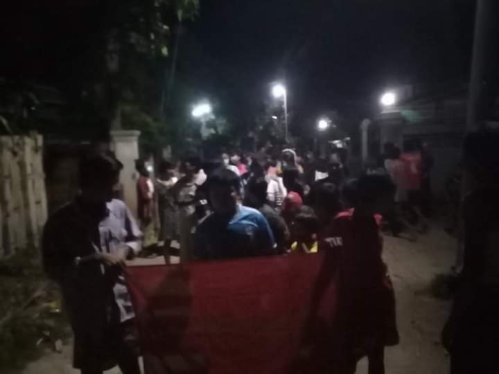 AungYemay's tweet photo. Locals in a village west of Monywa township banged pots and pans &amp; marched in the village in defiance of military dictator on the night of October 26.

#ASEAN_StandWithJustice
#Oct26Coup
#WhatsHappeningInMyanmar https://t.co/TojU34h4Q2