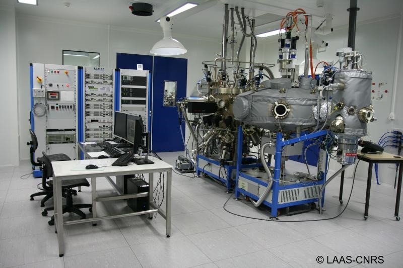 CNRS_Toulouse's tweet photo. [#CNRSinnovation] Le @LaasCNRS et la société Riber, spécialiste des équipements d'épitaxie par jets moléculaires pour l'industrie des semiconducteurs, créent le laboratoire commun Epicentre
https://t.co/rjPeRKNDms https://t.co/dK7zzdxSqS