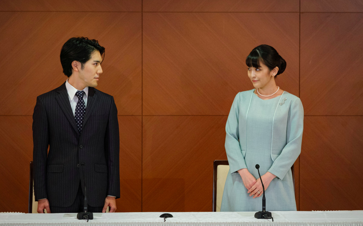 AristeguiOnline's tweet photo. Princesa Mako de Japón renuncia a su título real y se casa con novio de la universidad
👉 https://t.co/r7CsMUal8v https://t.co/5dD2wzOspt