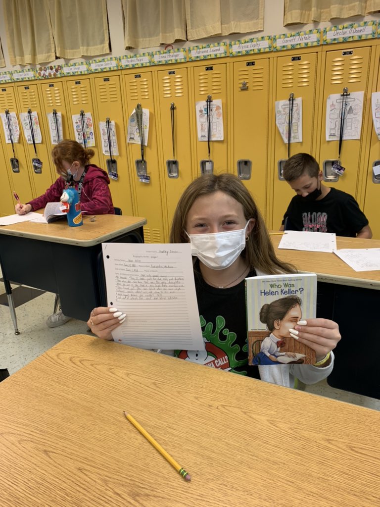 Hillcrest_Ryan's tweet photo. We started our Biography Projects today in ELA. Take a look at our note- taking! 👍🏻 https://t.co/LDM9KevjTA