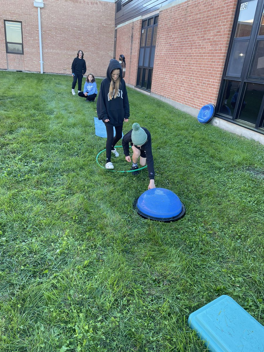 WMSHorizons's tweet photo. More Floor is Lava fun today with Team 7C! #WSDlearns #BestAtWMS #FullyEngaged https://t.co/jwok2IgBUN