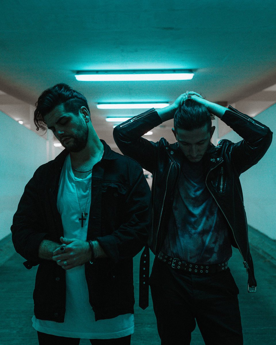 Can’t wait to share this with you! ‘Turn Off the Lights’. New single. 12.11.21. Go hit that Spotify pre-save link if you’re ready for 🔥 new MK!  smarturl.it/mkturnofftheli… 💗🌴🌙