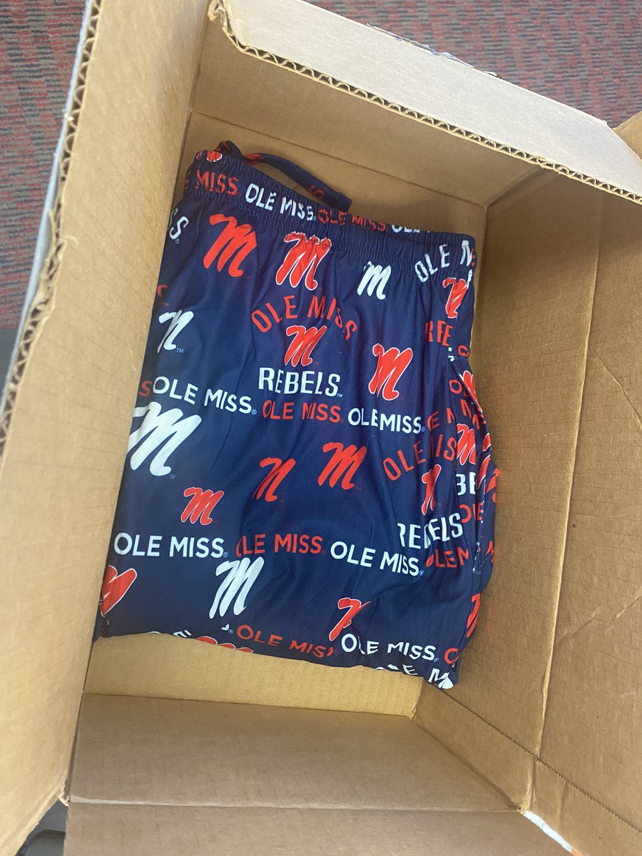 OleMissFB's tweet photo. Hey @EliManning, be sure to tell Tommy there’s a package on the way to Tampa! 

🚨Incoming @TomBrady 🚨 https://t.co/aLpUe1E308