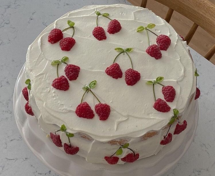 daily_dolce's tweet photo. Berry cakes by domsli22 https://t.co/TBLrpuh8cG