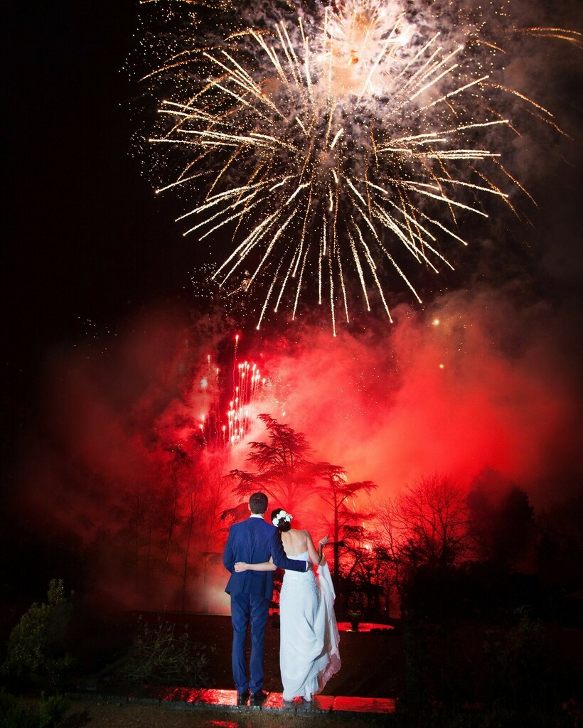 Wedding Fireworks @deerparkcountryhouse 📷  credit: Venetia Norrington instagr.am/p/CVfmyz_MqDL/