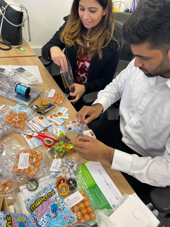 VAWestLondon's tweet photo. Halloween is just around the corner and we have something amazing ready for our referral partners! 
We had so much fun in the office making these sweet parcels!
We love our referral partners!
#ealing #chiswick #richmond #putney #homecareservices #caregiver #hammersmith #fulham https://t.co/F5VAOxV0zf