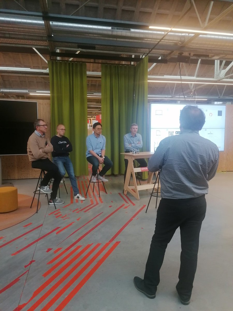 kimthousiast's tweet photo. #Panelgesprek tijdens het #slotevent van #cosmo
#AR #VR #assemblage #industrie #edtech
@wearehangark @Itec_KULeuven https://t.co/8SLfY7rIkH