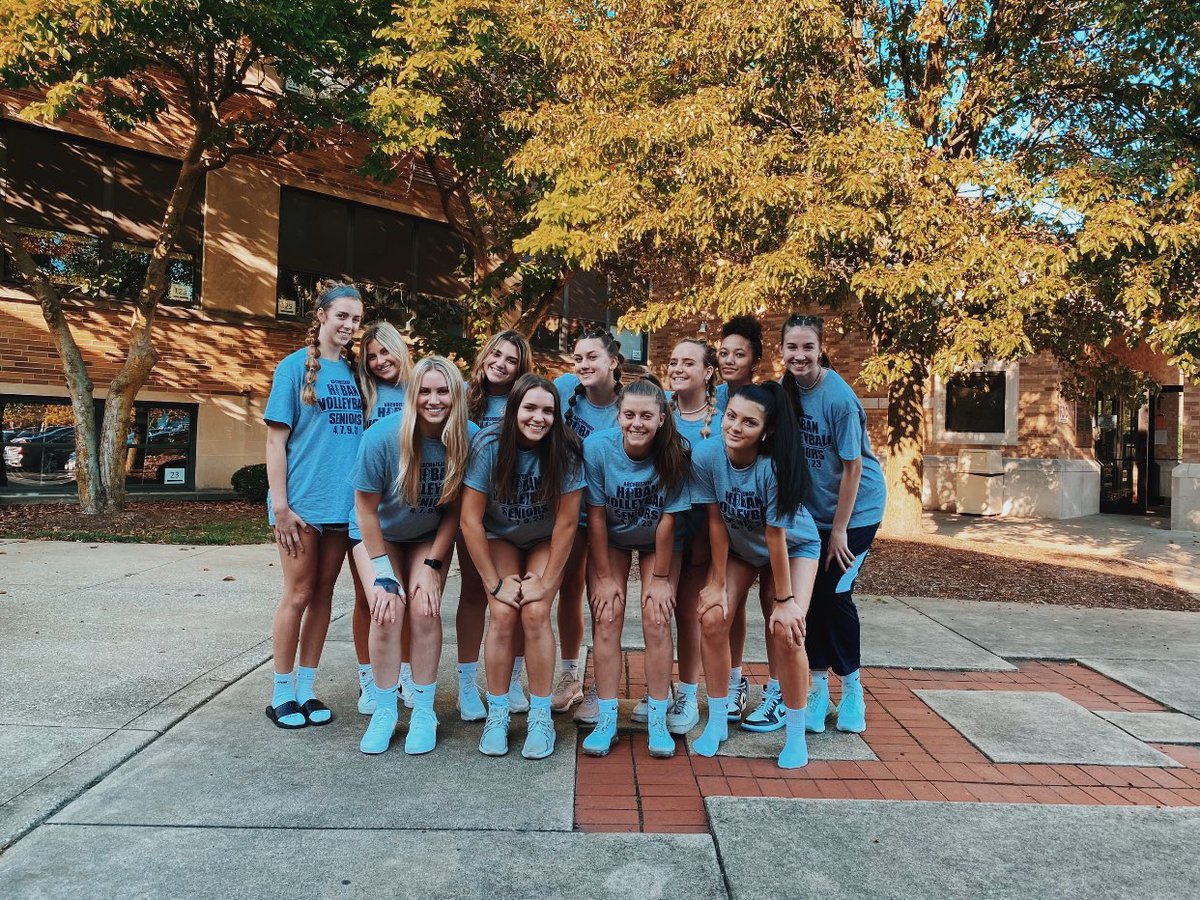 AnnikaNichols19's tweet photo. District semis tmr at tallmadge against tallmadge!! 7:30pm ⚔️⚔️ https://t.co/2xFBUOhr6x https://t.co/DA9twkwiFQ