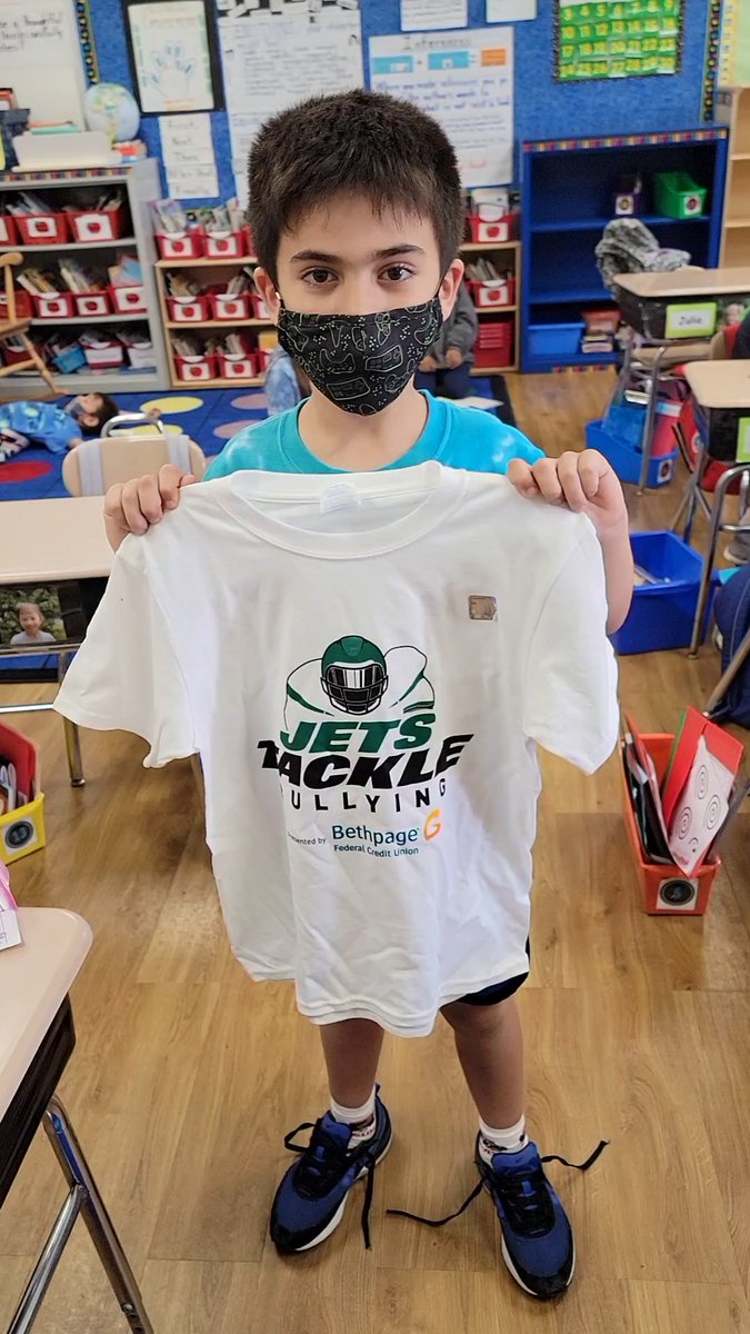 RealMemorialMAC's tweet photo. Congratulations to Justin, October's Memorial Upstander of the Month. We are so proud of Justin and his example of good character! #JetsTackleBullying @nyjets
@STOMPOutBullyng
@LoveBethpage @MemorialMES https://t.co/Wesl47bHu6