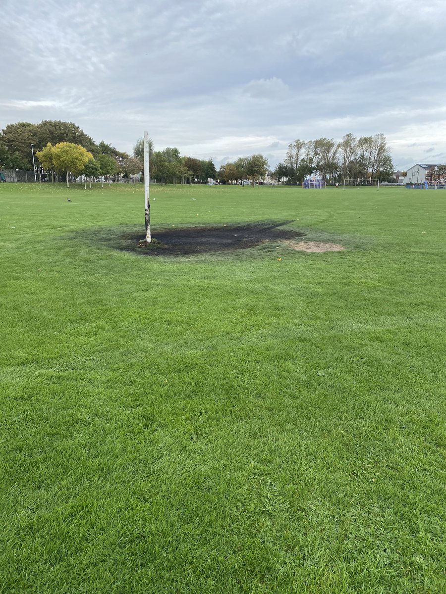 Jamie_Hannon9's tweet image. How are kids meant to participate in sports when their local facilities are being destroyed constantly @Fingalcoco @BaldoyleUtd