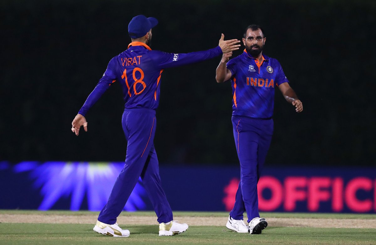 AbhiJat71's tweet photo. कल तुम्हारी जीत में साथ है आज हार में भी साथ है ❤❤
#standwithteamindia #StandWithShami
@imVkohli @MdShami11 @BCCI @ImRo45 @msdhoni @virendersehwag https://t.co/u6bBzq0DnZ