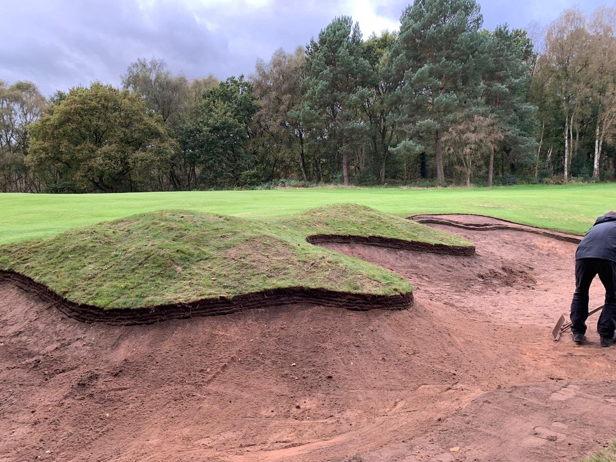 SandiwayGreens's tweet photo. Another one just about boxed off before the rain. Reinstatement of an original. π Team https://t.co/jpz3dNyqgY