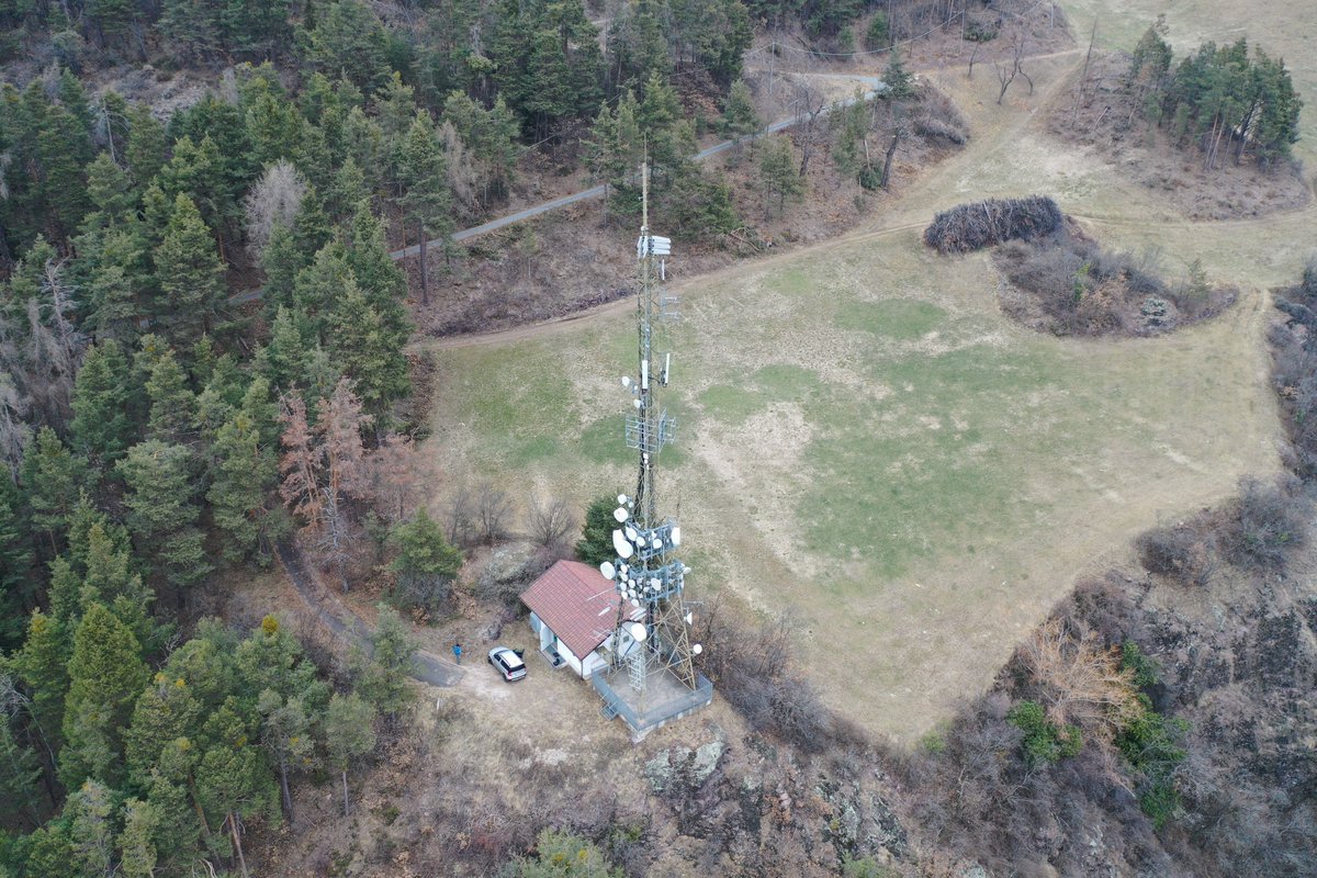 Im Sarntal, Schlerngebiet und am Ritten sind die Sendeanlagen der RAS erfolgreich umgestellt worden. Bitte in diesem Gebiet einen Sendersuchlauf starten!
In Val Sarentino, sul Renon e nella zona dello Sciliar sono stati commutati con successo tutti gli impianti della RAS.
