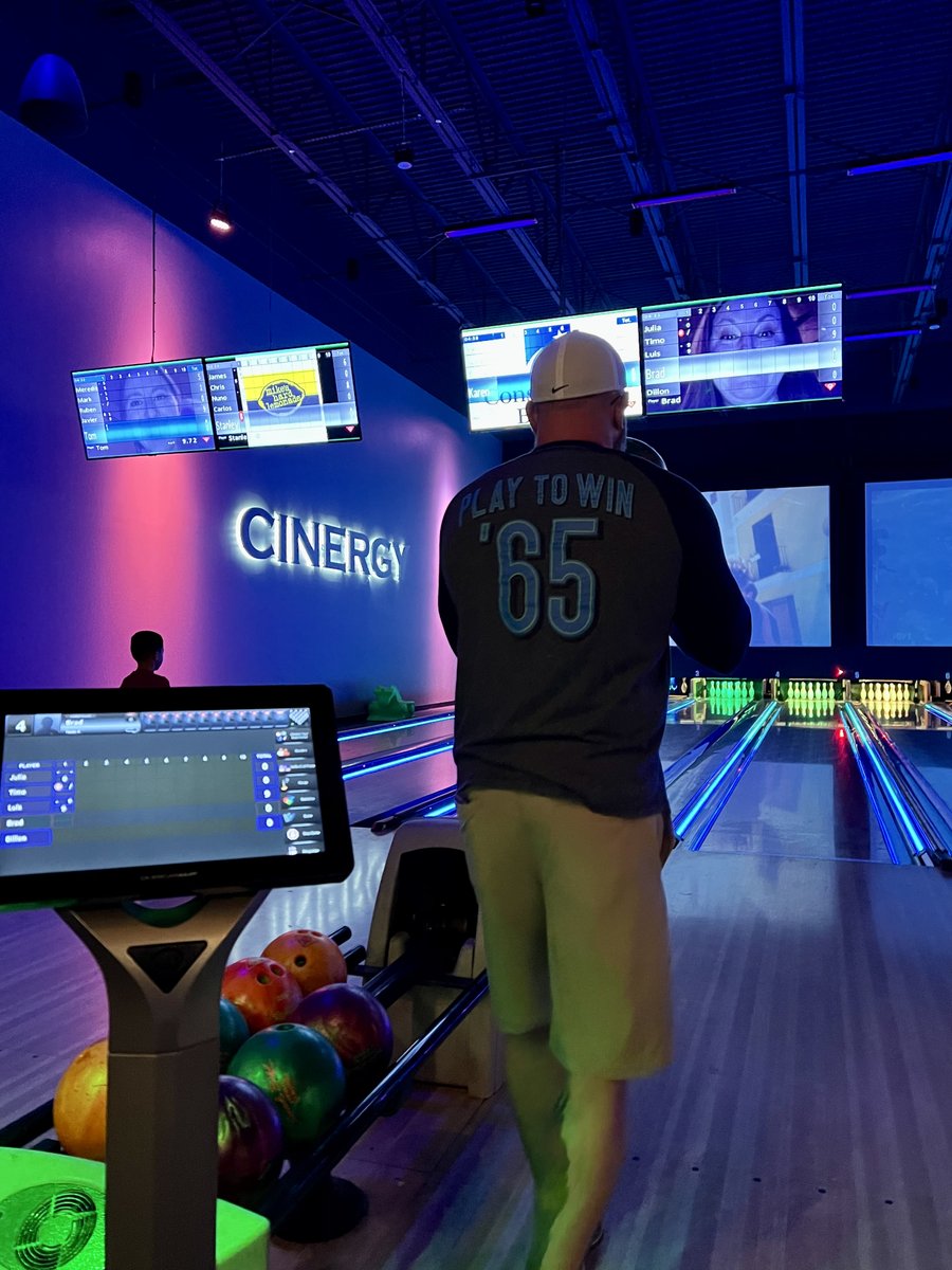 FirstBasin's tweet photo. Team FB had a Spooktacular time yesterday at the @UnitedWayOdessa “Boo-ling for Charity” event last night at Cinergy. What a fun way to support an organization that does so much for the community we serve. #bowlingforacause #itsherotime https://t.co/jxkv7bhQDb