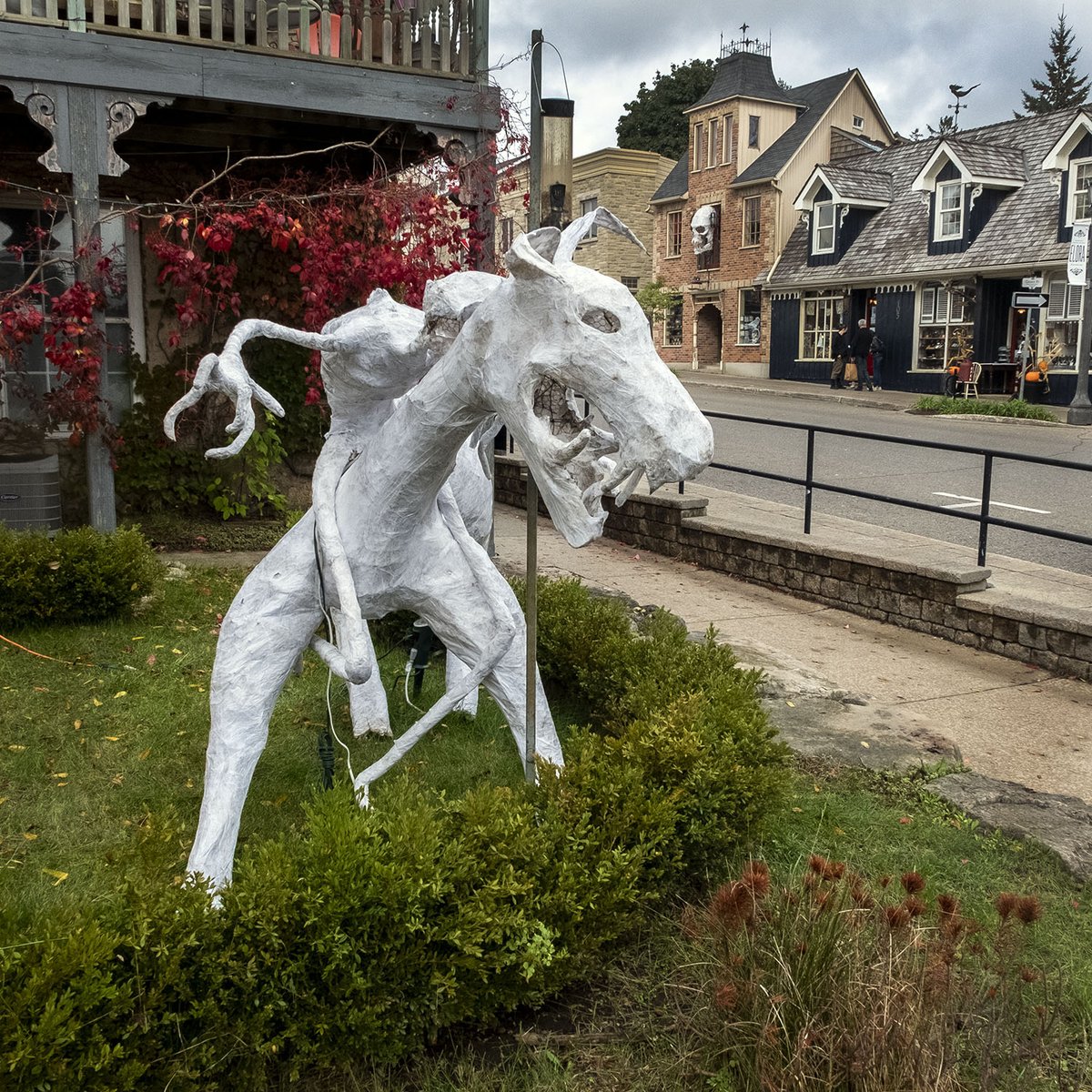 AWayWithACamera's tweet photo. NEW today on the blog - a trip to @EloraON for Monster Month and a hike along the Elora Cataract Trail https://t.co/Qm0eUvXrYg #TravelTuesday #elora #daytrip #travelblog #travelphotography @MonsterMonthEL https://t.co/eOTN5aBH3B