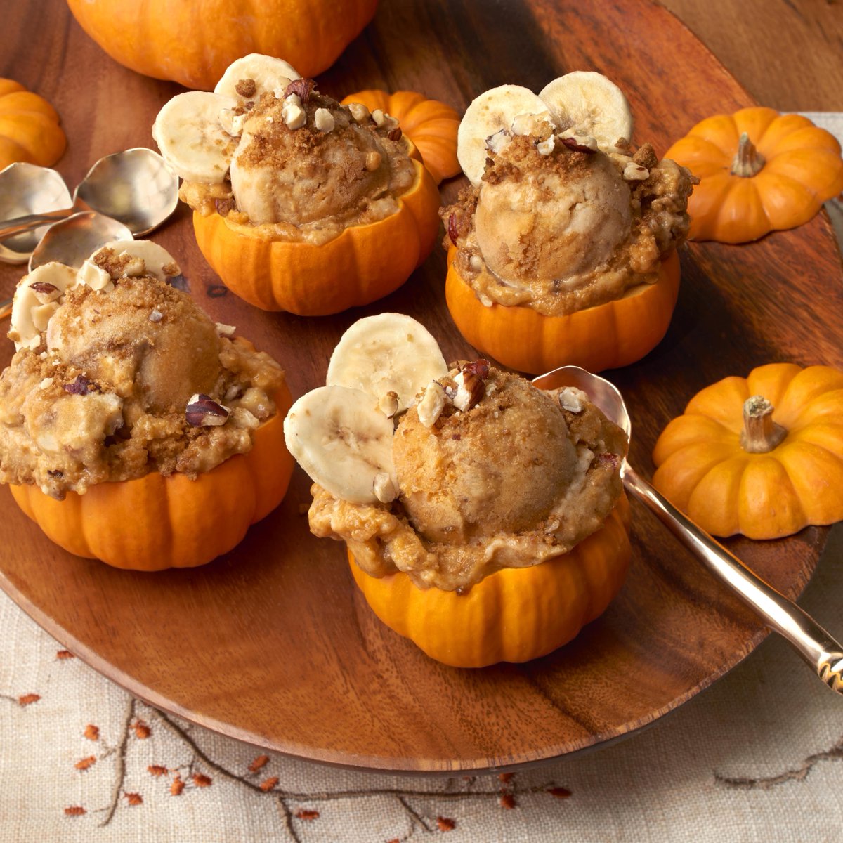 DoleTweets's tweet photo. Today is #WorldPumpkinDay and we can’t wait to enjoy this #Pumpkin Spice Frozen Swirl. 🎃 This creamy and delectable pumpkin treat is packed with #fall flavor and is the perfect way to celebrate today!
https://t.co/jrkBRjsRKT https://t.co/zL2ZL9BXcm