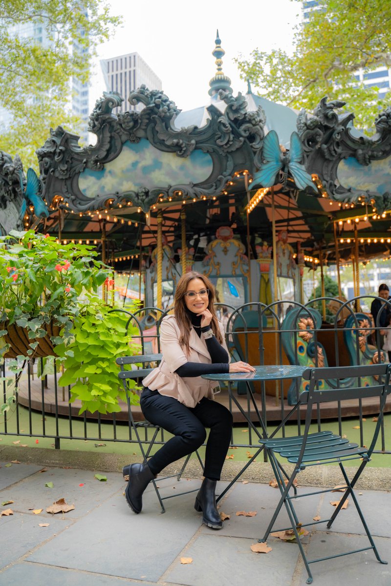 'Life is a carousel. It goes up and down. All U gotta do is just stay on.'-Pharrell Williams @bryantparknyc #NYC 🍃🍂🍁#FallforNYC
Photo: @alfitzpics