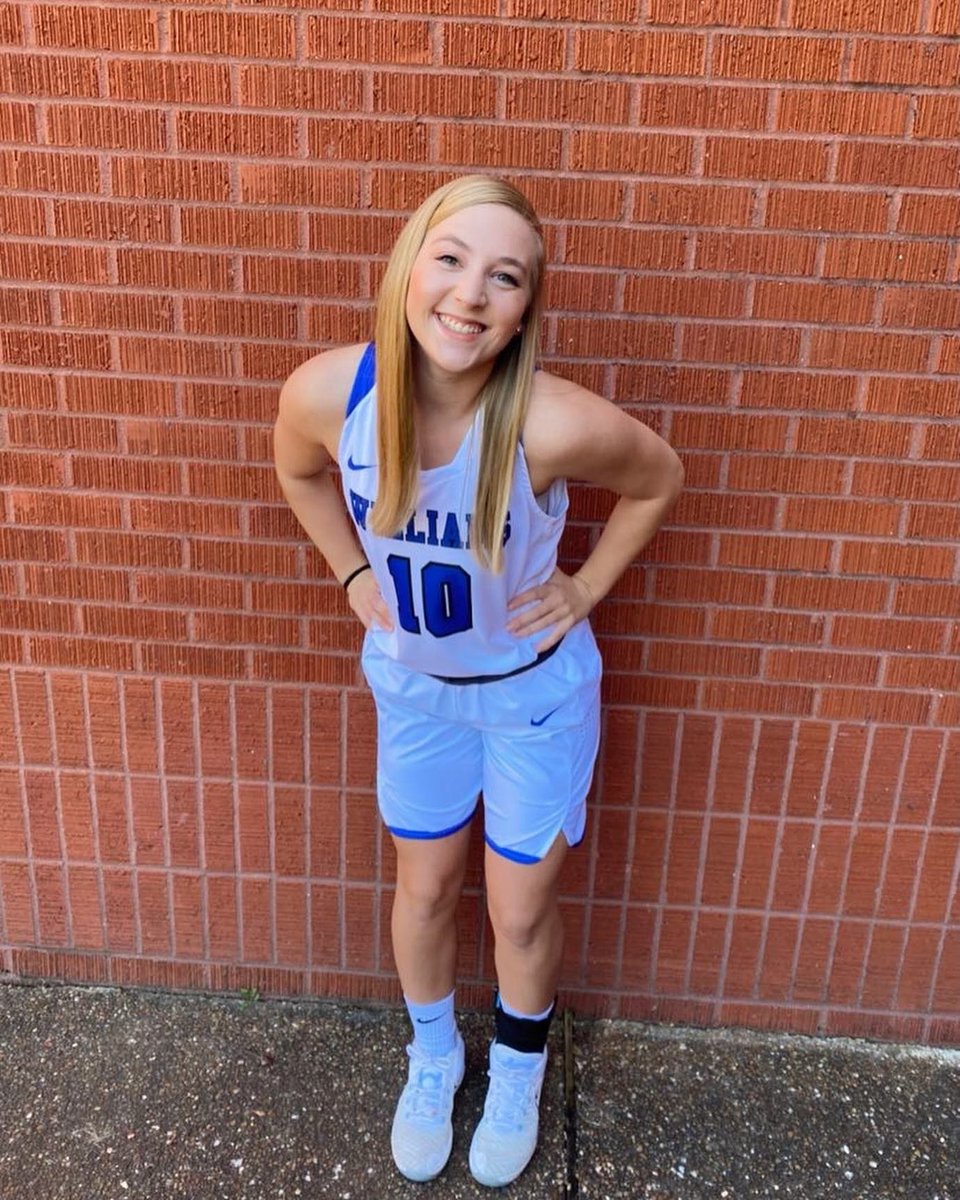 Kileyawebb's tweet photo. Year 1 💙🤍 https://t.co/ZXjEomdDXN